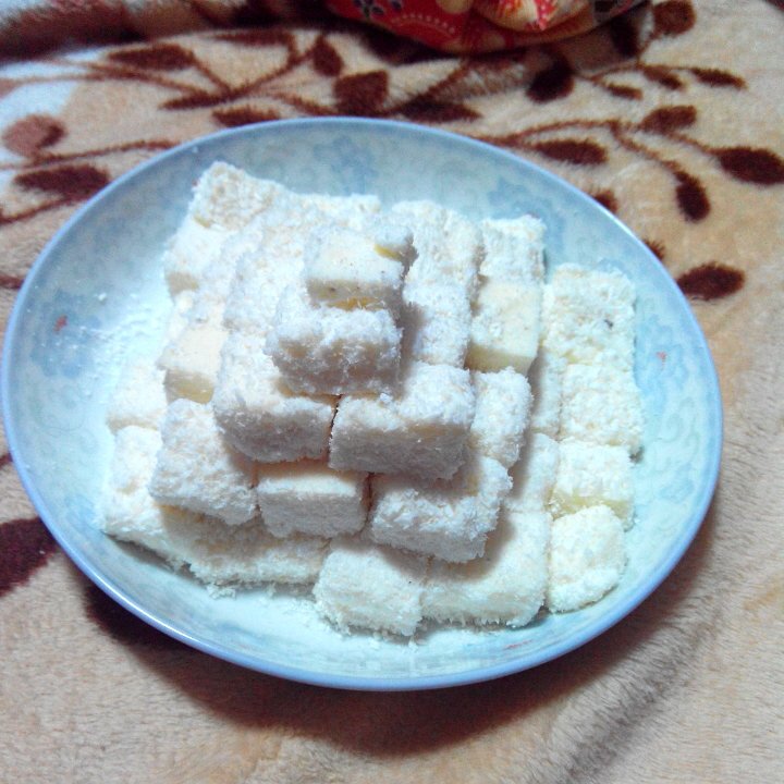 椰丝牛奶小方糕