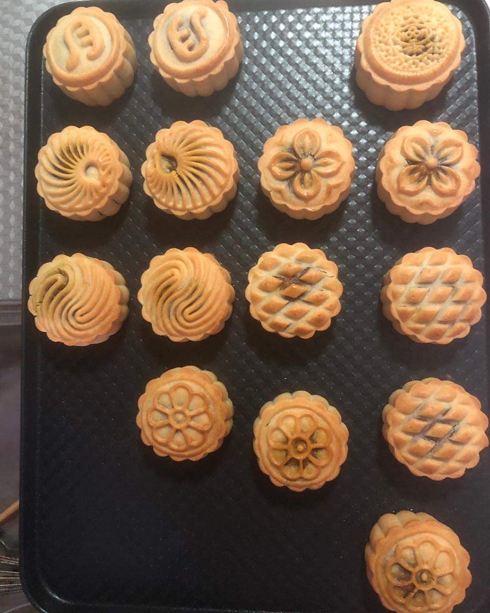广式月饼——蛋黄莲蓉月饼