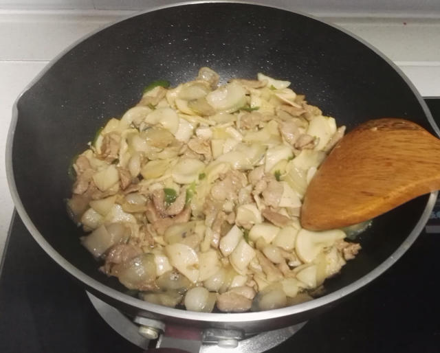 杏鲍菇炒肉片