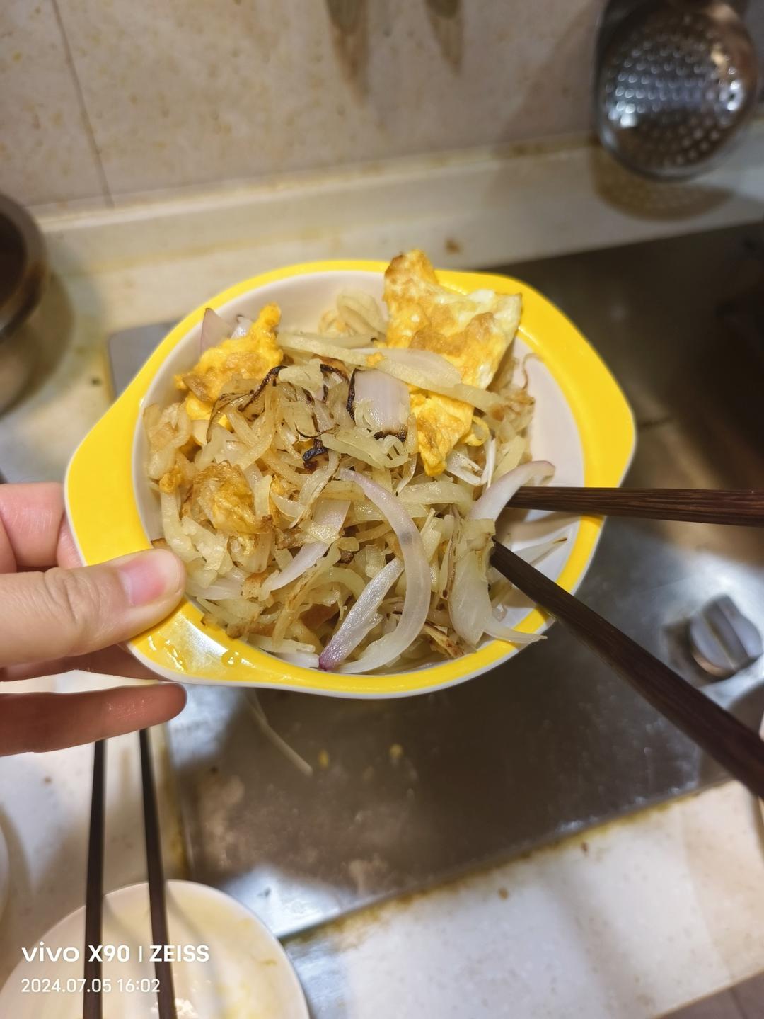 炒饼-洋葱鸡蛋