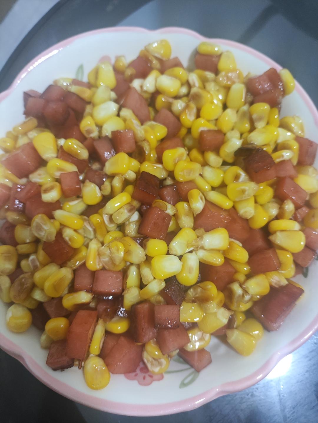 下饭菜！好吃香甜的清炒玉米粒火腿肠