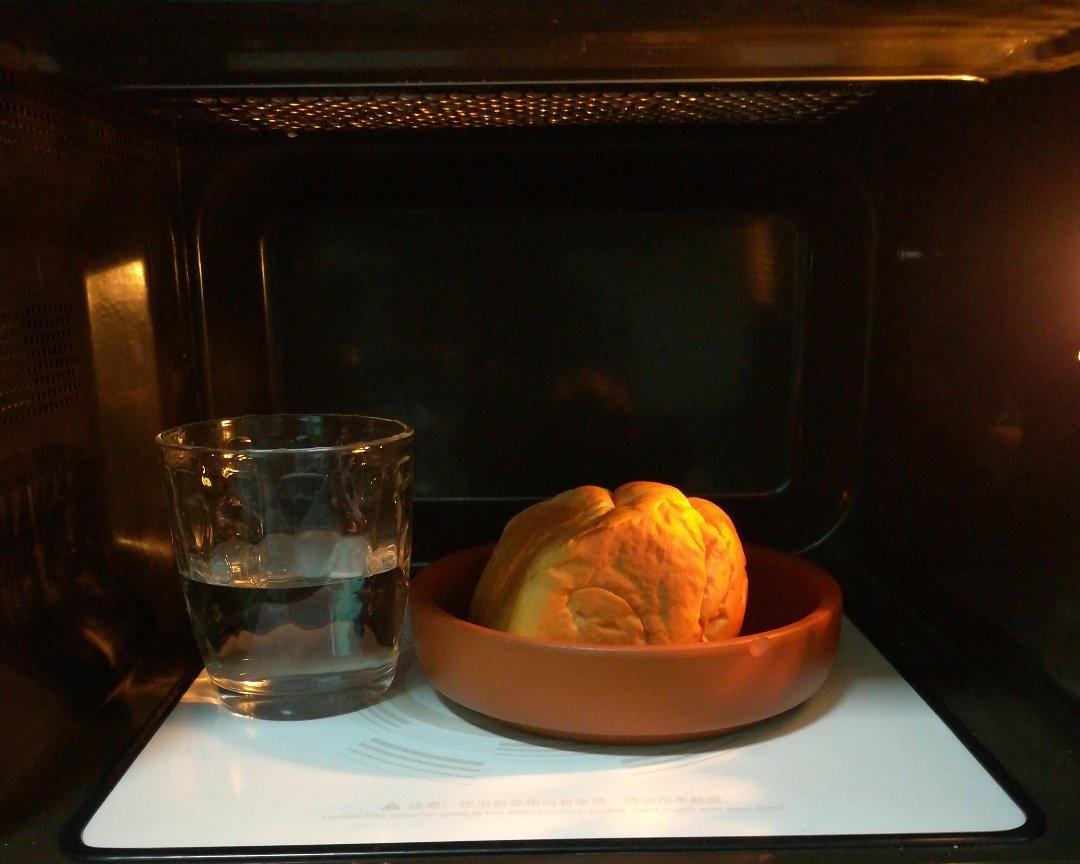 微波炉复软面包