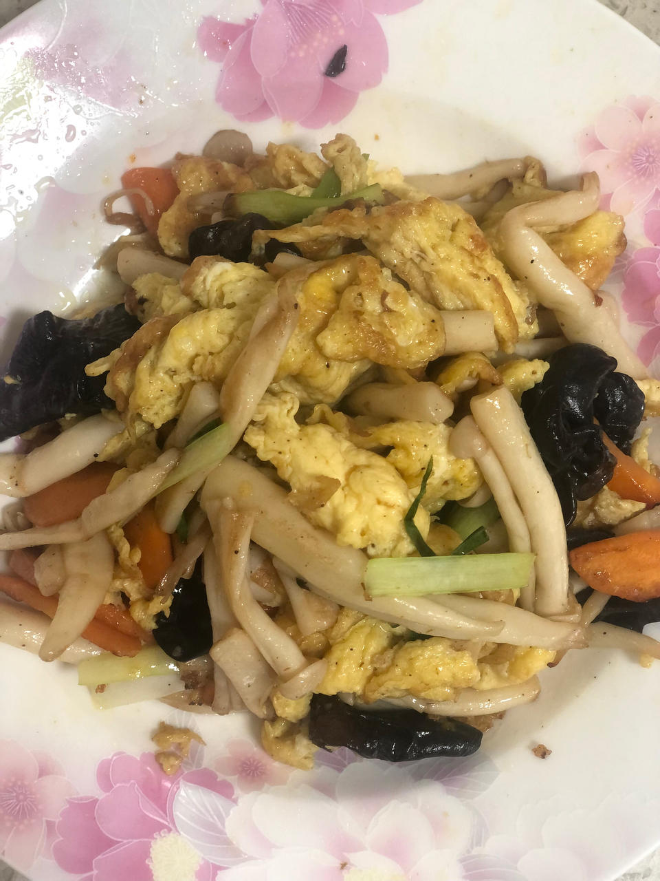鸡蛋炒海鲜菇