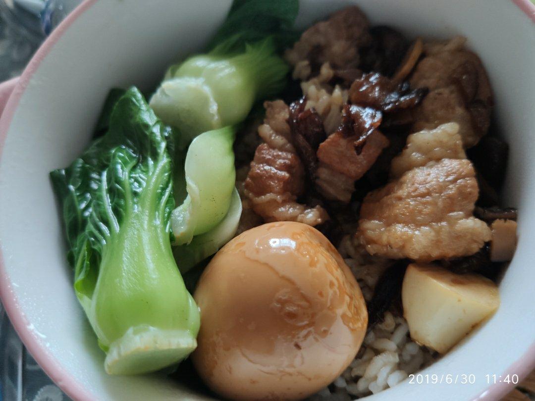 【卤肉饭】