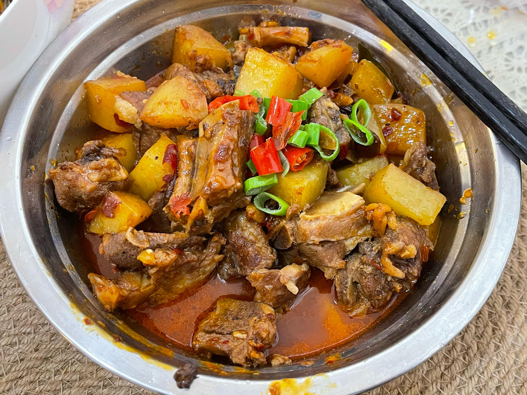 土豆烧排骨
