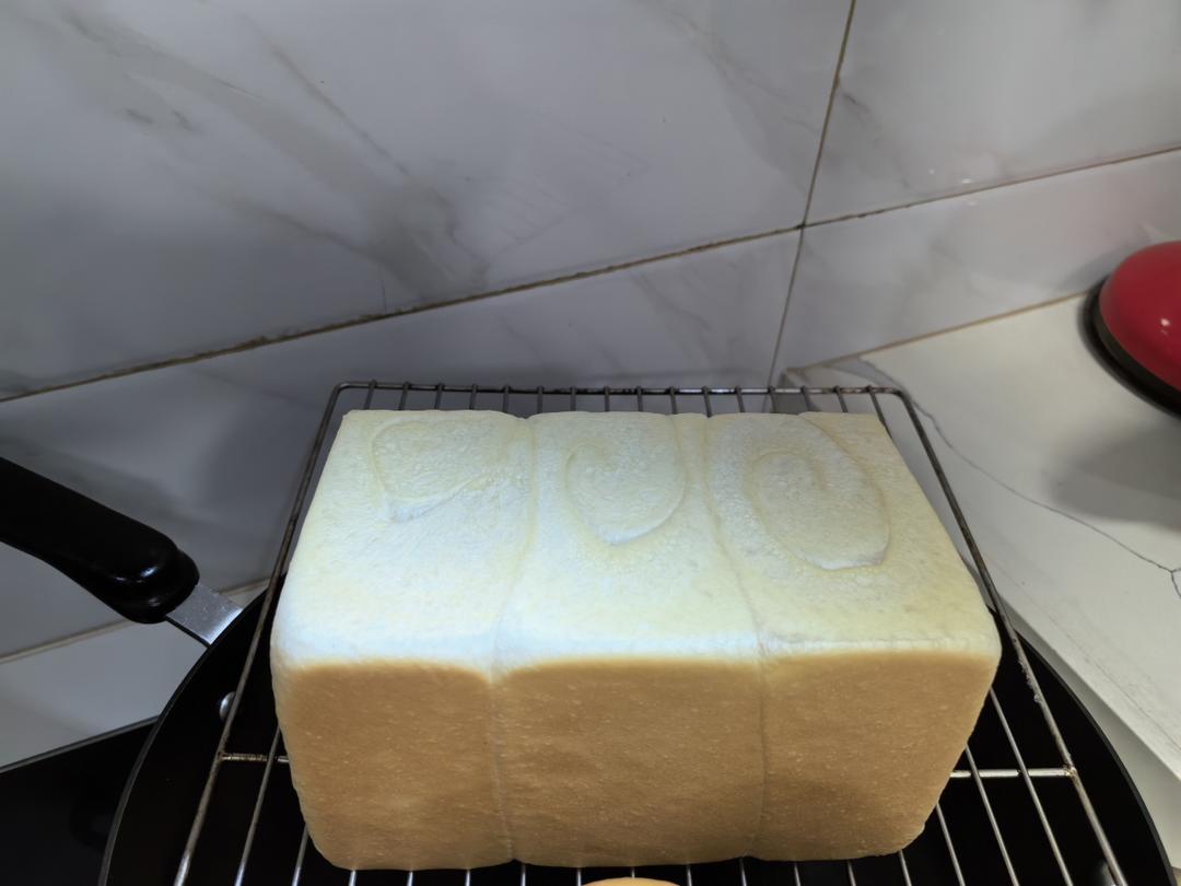 软到拿不起来的生吐司