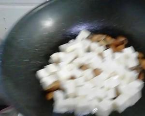鸡汁草菇烩豆腐——太太乐鲜鸡汁的做法 步骤3