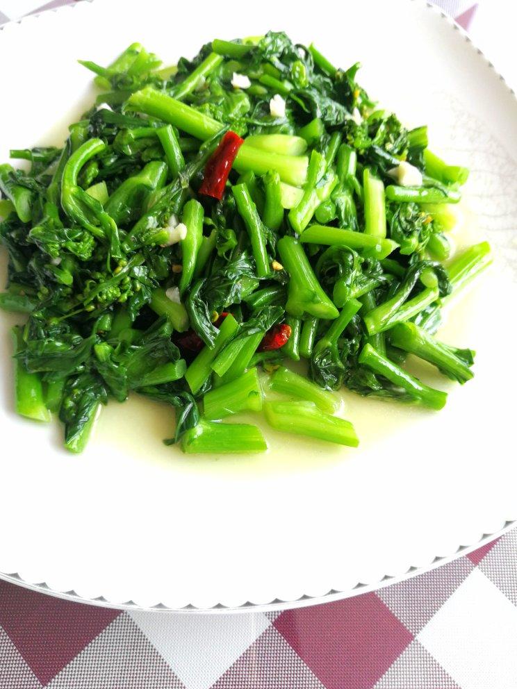 一只小馋兔yo做的炝炒菜心