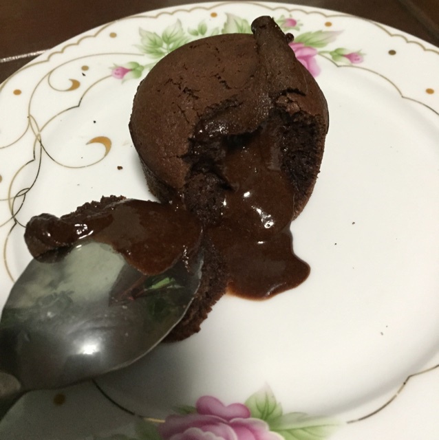给妹子群的巧克力熔岩蛋糕