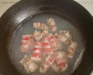 西红柿牛肉卷金针菇煲的做法 步骤1