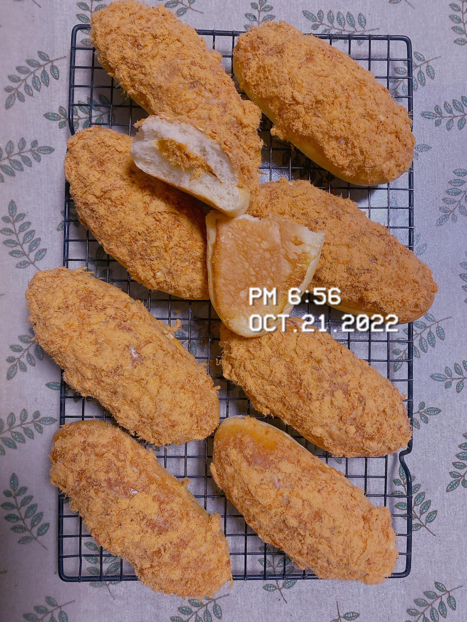 灵魂出窍的肉松面包