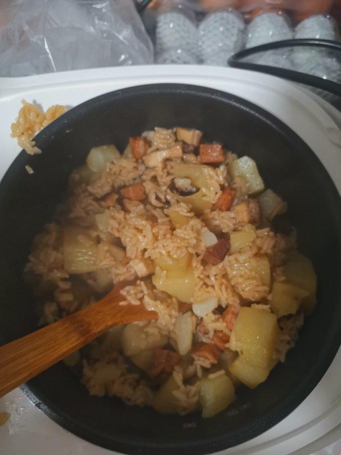 土豆焖饭（电饭锅版）