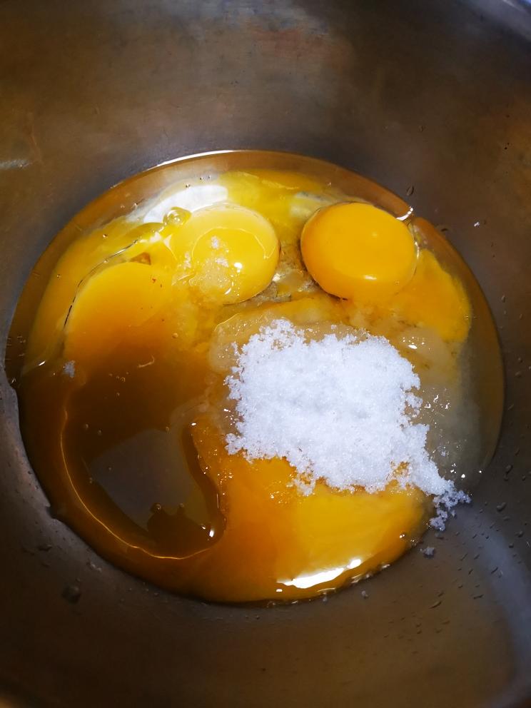 金龙鱼葵花籽油做蛋糕的做法 步骤2