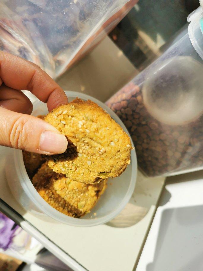 轻轻一按就碎掉的原味桃酥（不输猪油版）