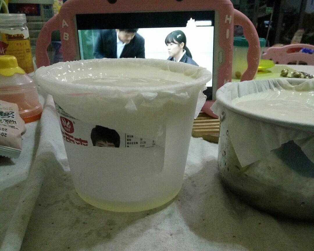 棉柔巾/湿巾过滤希腊酸奶的做法