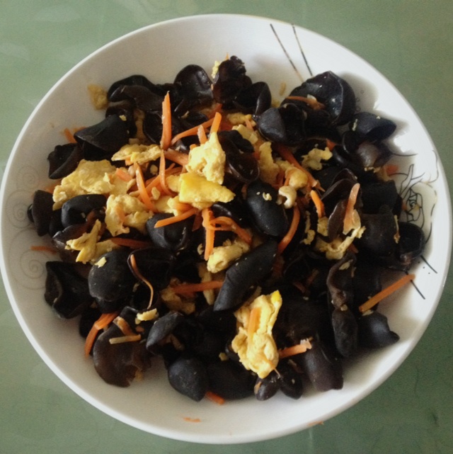 胡萝卜木耳炒蛋