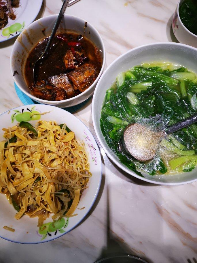 绿豆芽炒豆皮