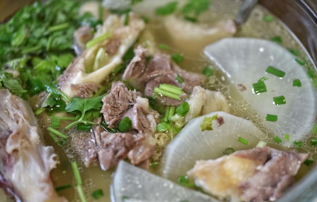 冬季不可少的一碗家常羊肉汤