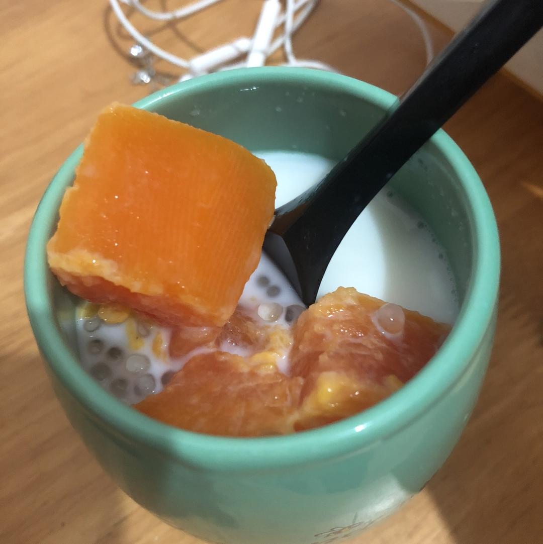 牛奶木瓜西米露