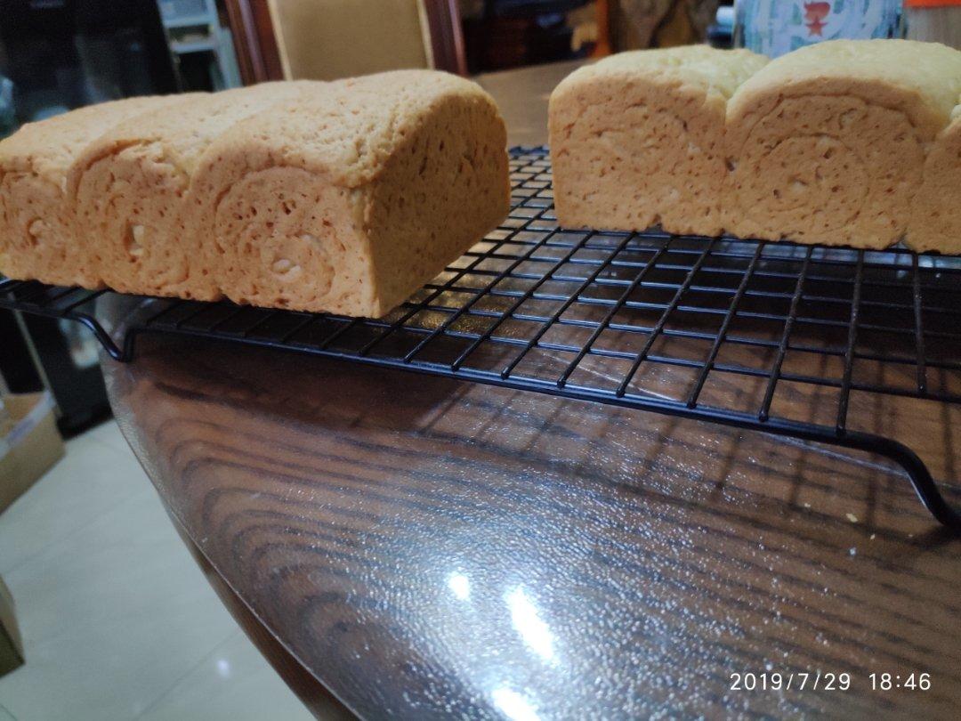 黑芝麻奶香吐司