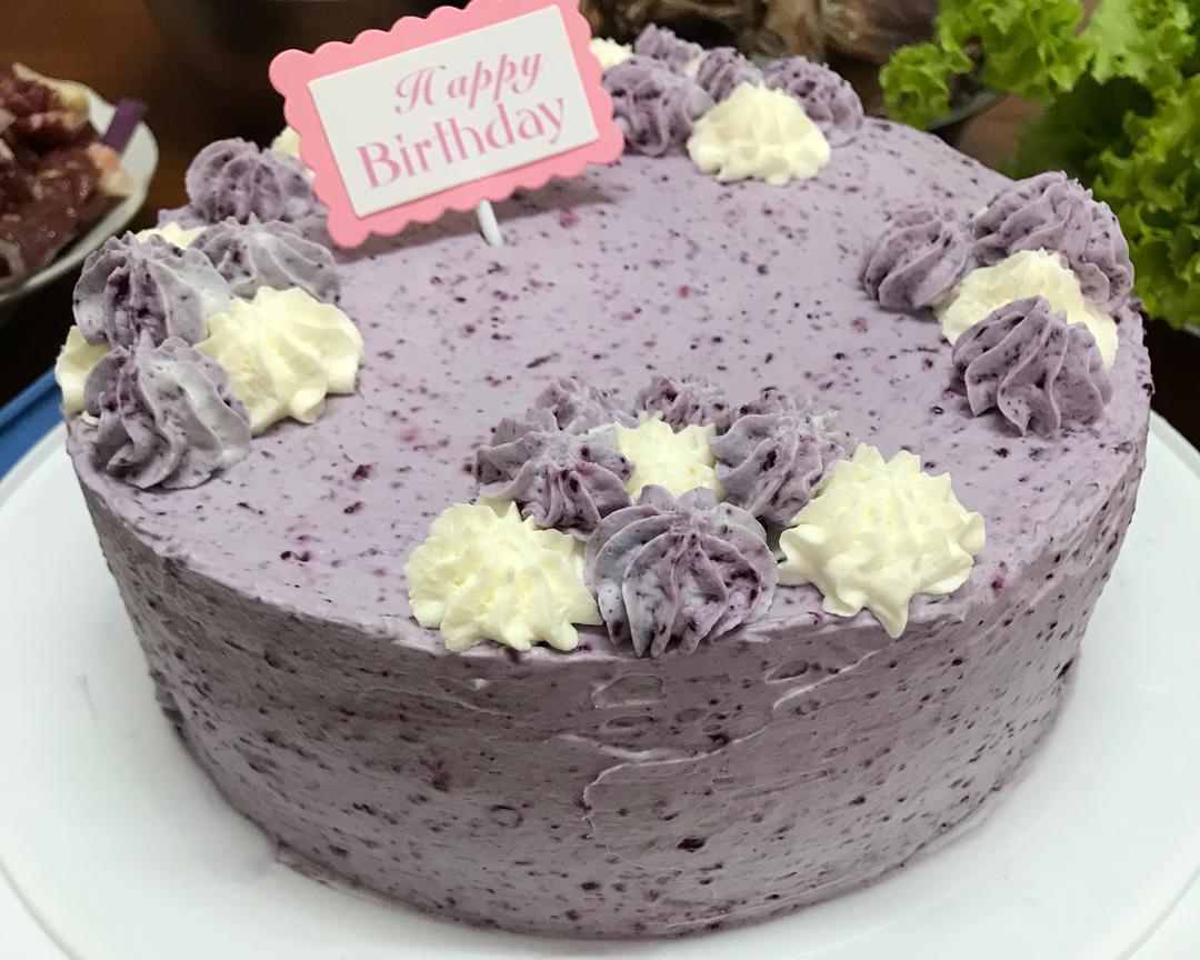 蓝莓生日蛋糕