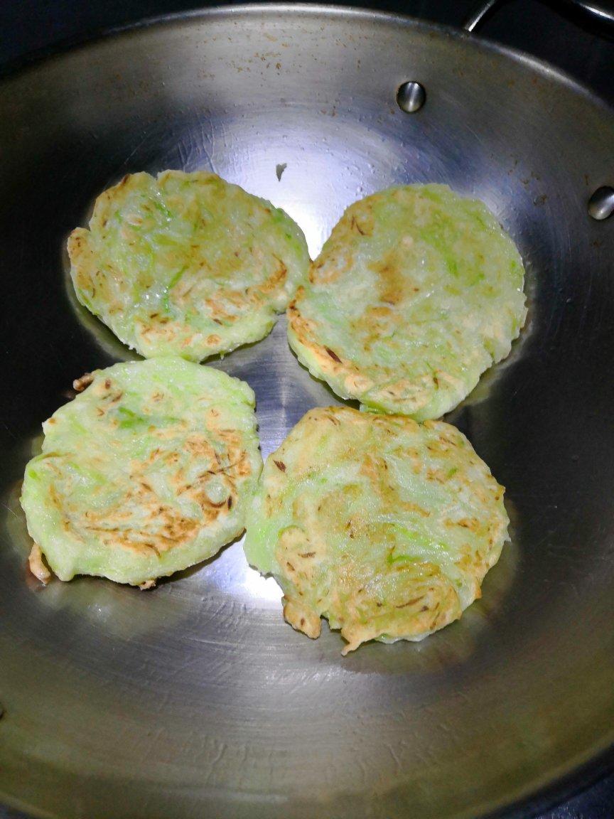 儿时校门口的萝卜丝饼