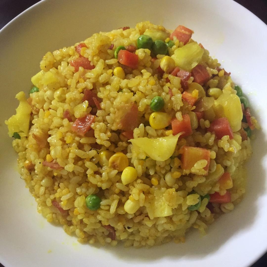 k-vc-k做的菠萝咖喱炒饭