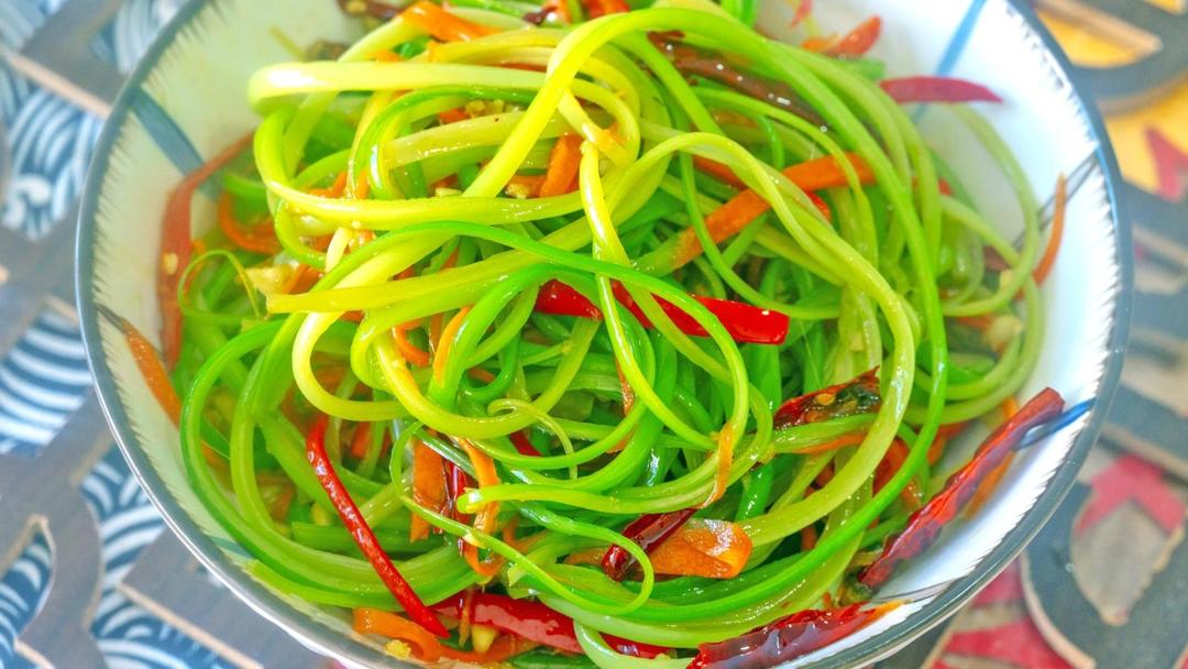 凉拌蒜苔的做法