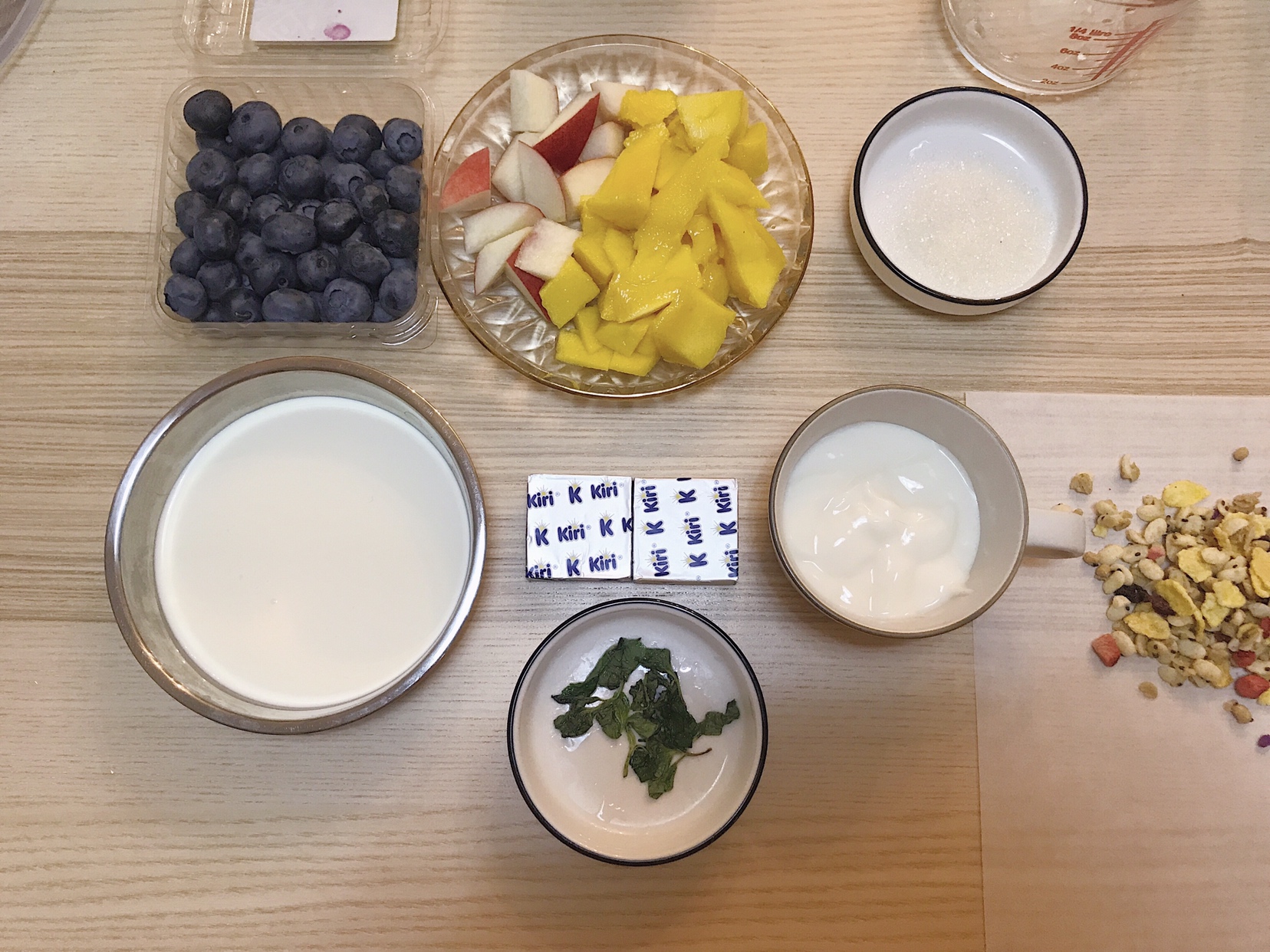 夏日甜心✨芒果酸奶冰冰冻的做法 步骤1