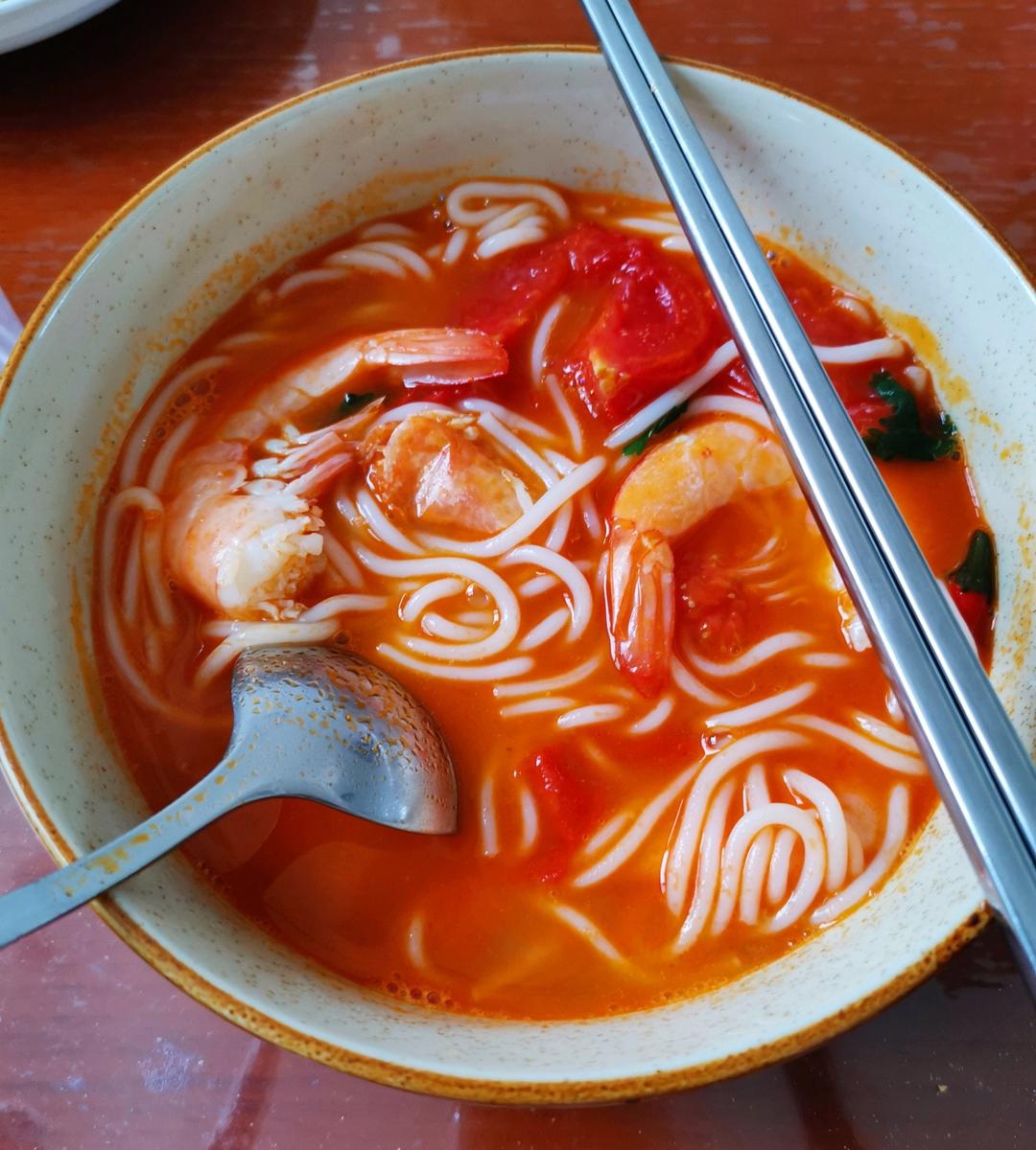 打开嗦粉新世界！酸辣冬阴功米线