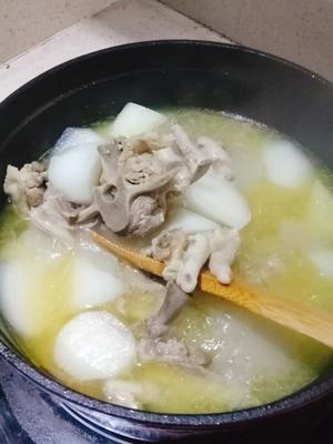 暖暖哒羊骨萝卜汤的做法 步骤6