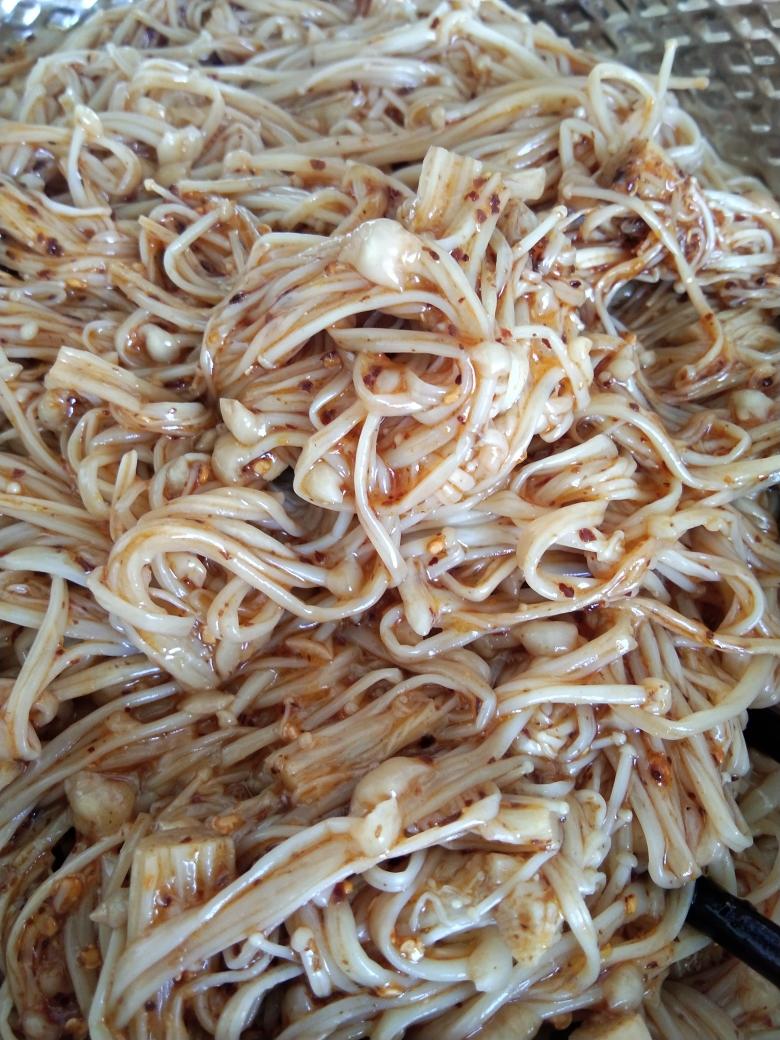 香辣红油金针菇