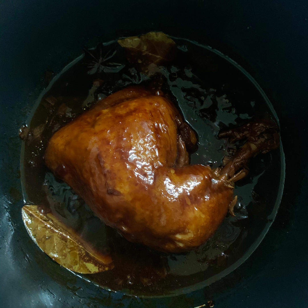 洋葱焖鸡腿「电饭锅快手菜」