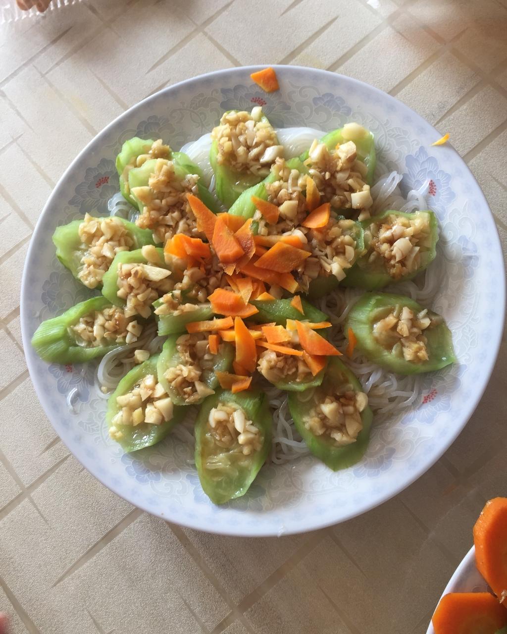 蒜茸粉丝蒸丝瓜