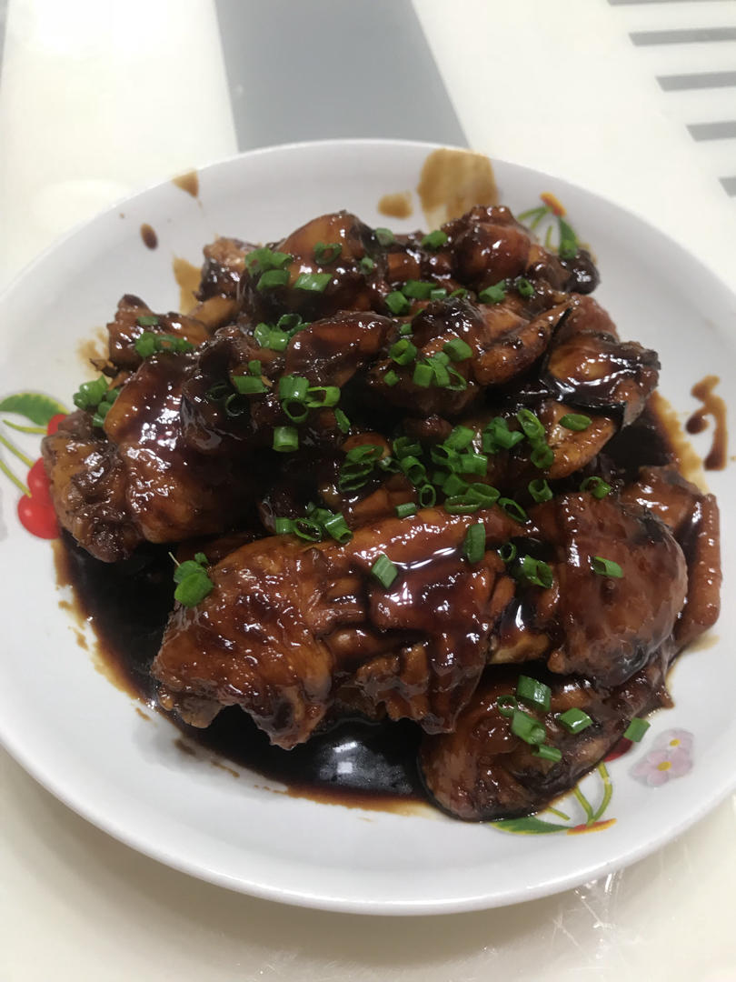 可乐鸡翅，好吃到舔手指，隔壁小孩馋哭了！