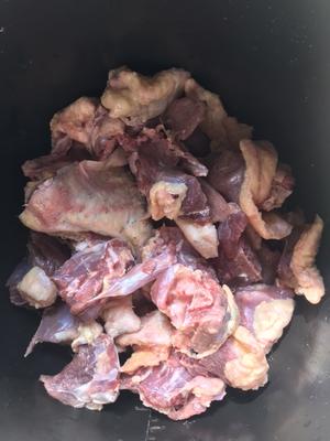 养胃佳品-土鸭猴头菇汤的做法 步骤2