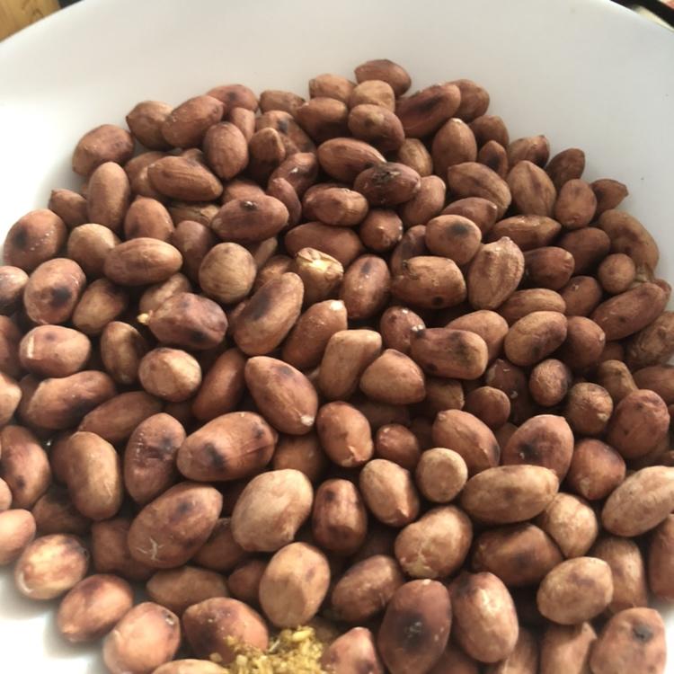 不用油的快手干炒花生米