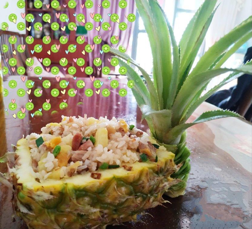 虾仁菠萝炒饭