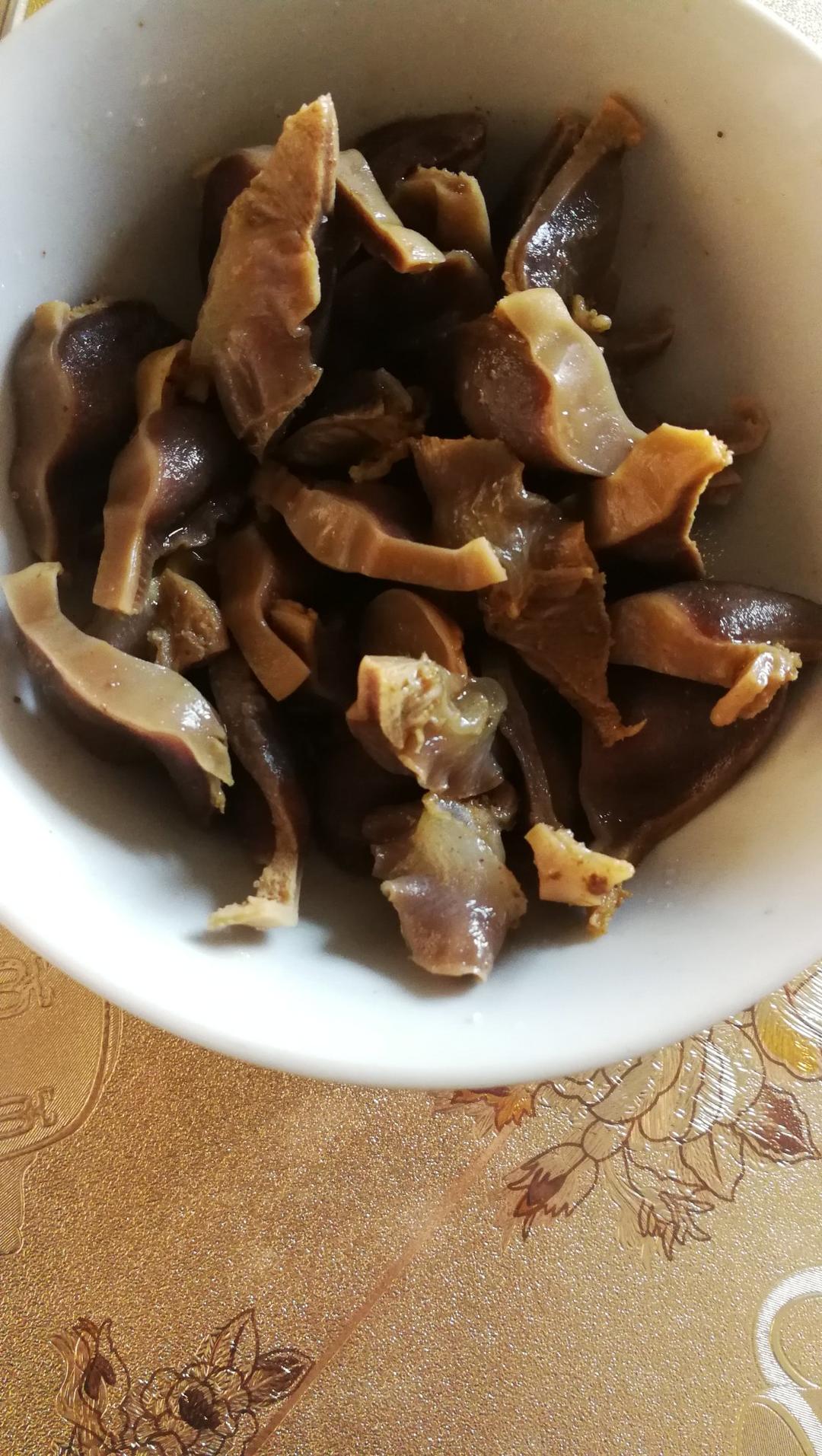 凉拌鸡胗