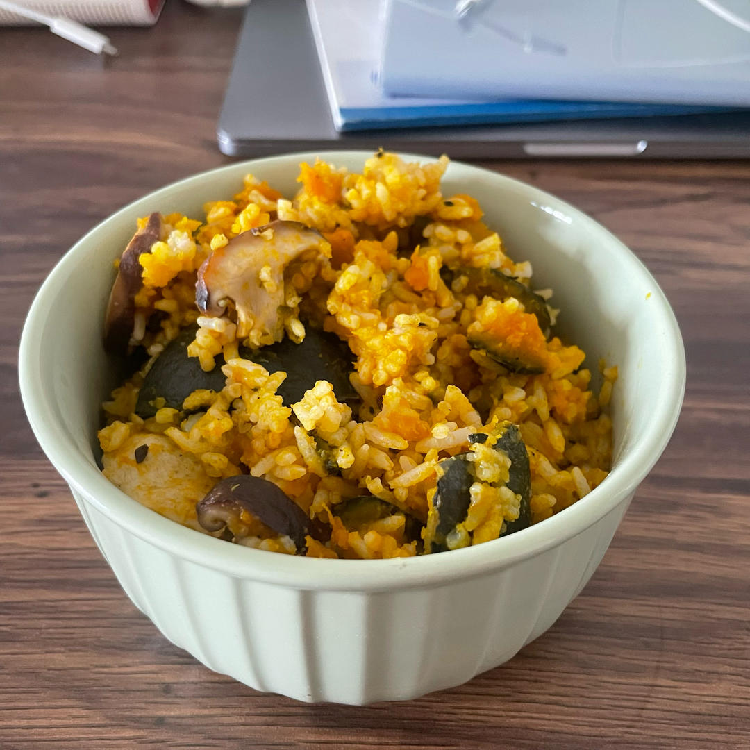 电饭煲版贝贝南瓜香菇焖饭