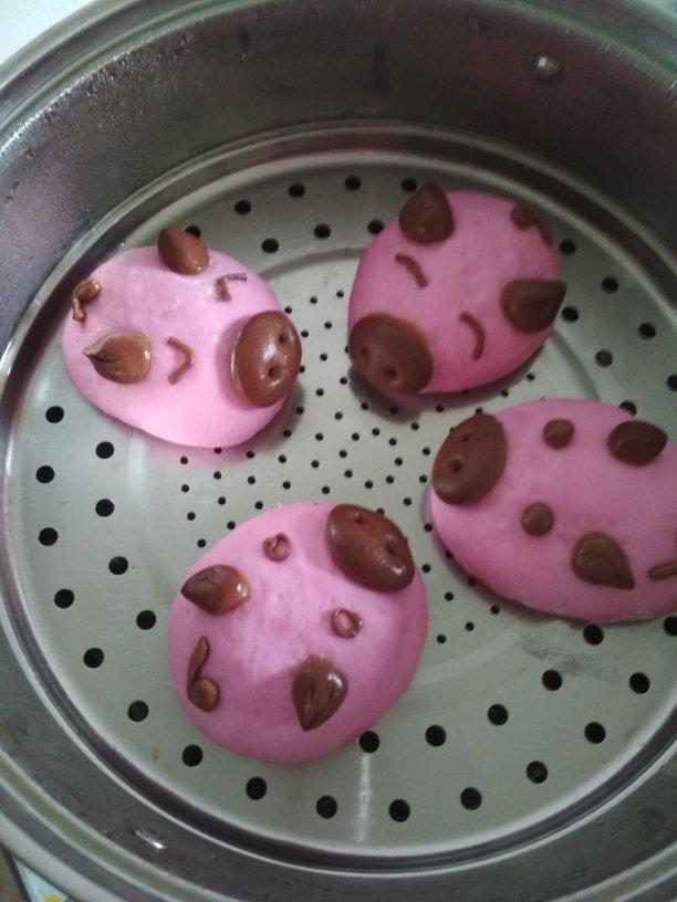 【小猪奶黄包】