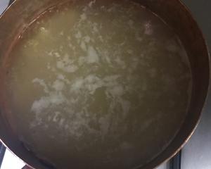 终于熬出一锅有厚厚米油的小米粥的做法 步骤2