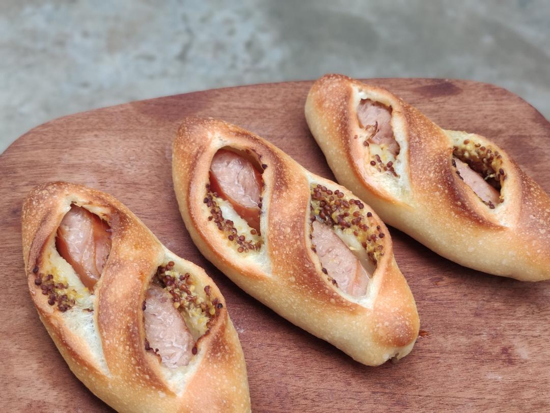 治愈甜腻的｜法式芥末籽香肠面包