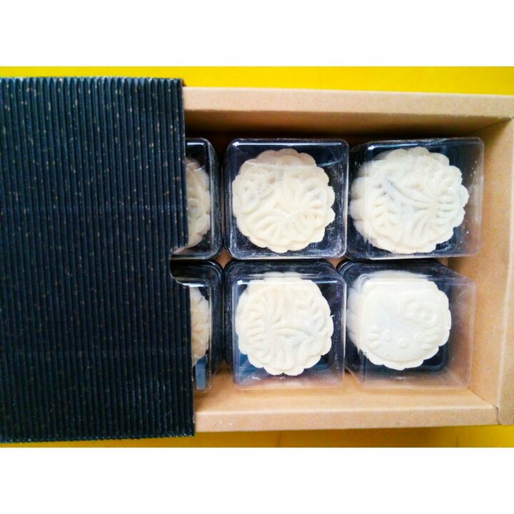 奶黄冰皮月饼