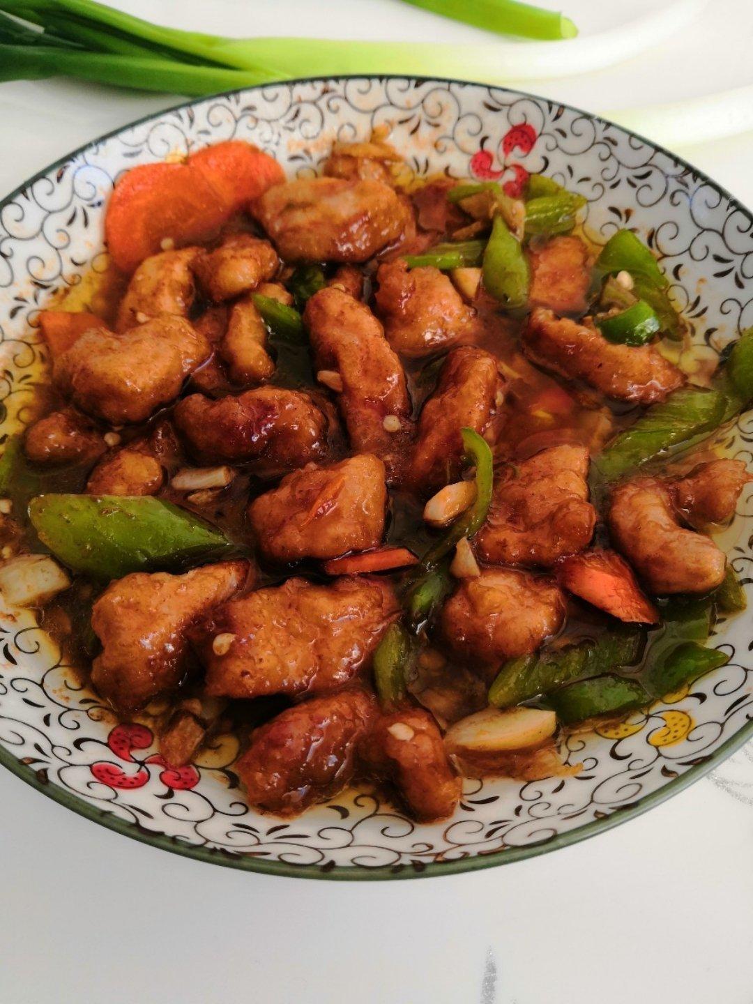 厨师长教你：“溜肉段”的家常做法，外酥里嫩唇齿留香