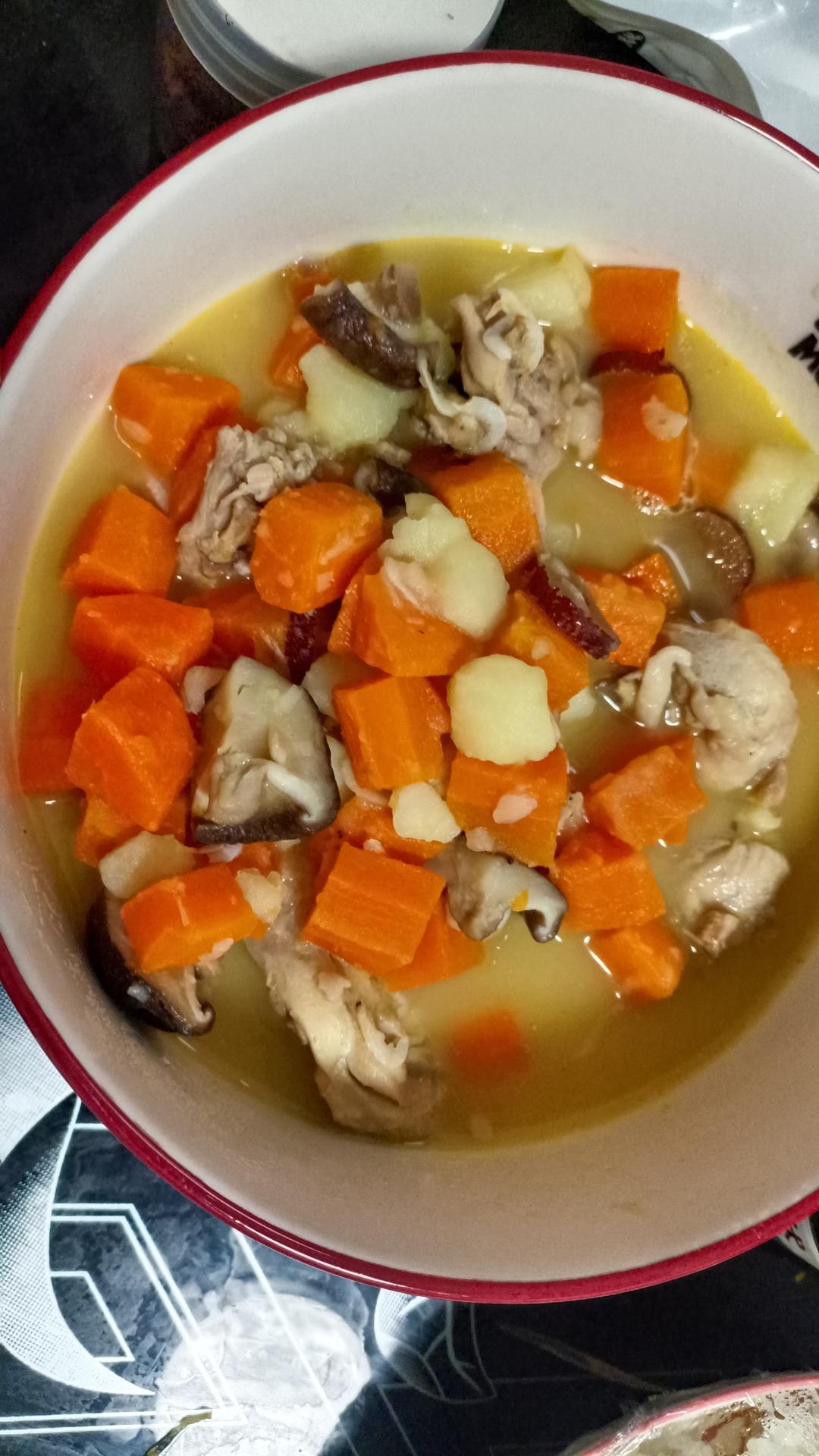 奶奶教的鲜香肥美香菇炖鸡汤