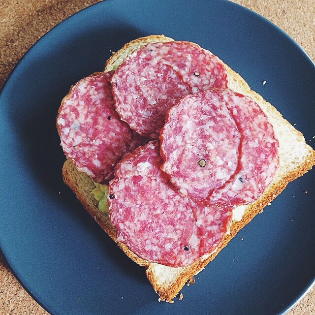 牛油果鸡蛋三明治