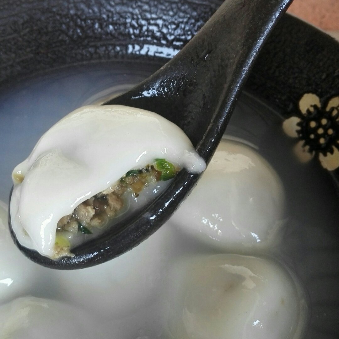 四川的咸菜肉汤圆