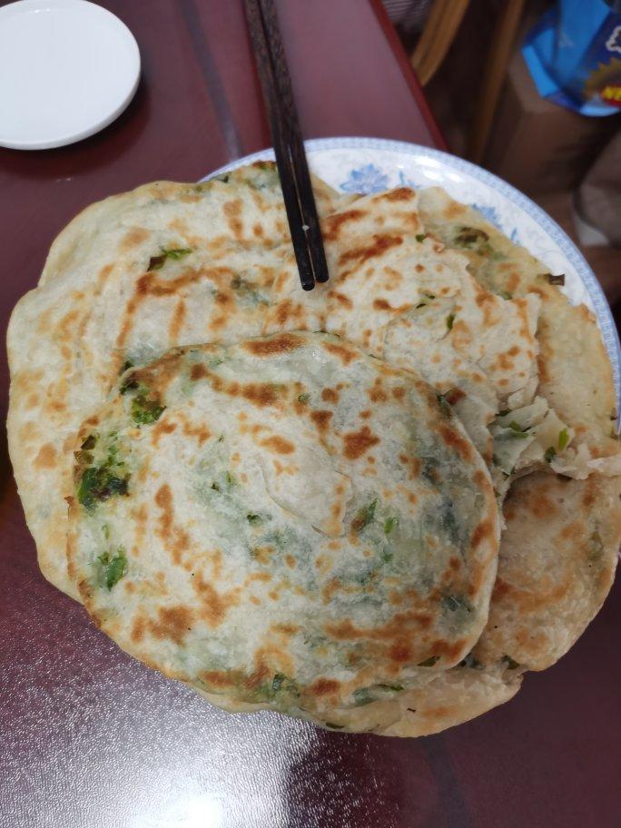 家常葱油饼 柔软多层 凉了也不硬 附细节视频详解