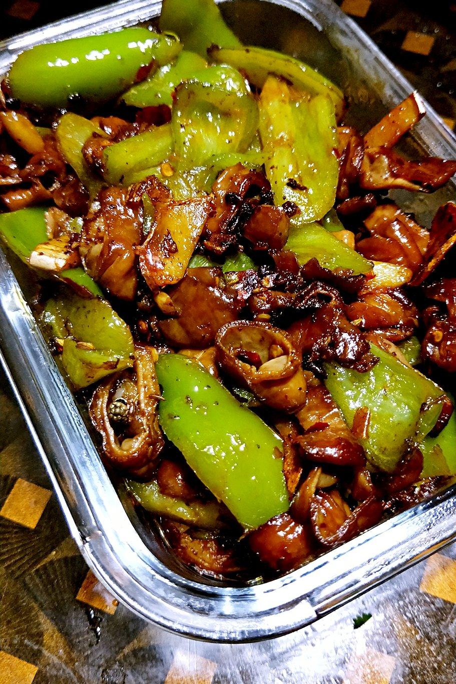 好吃到爆火爆肥肠